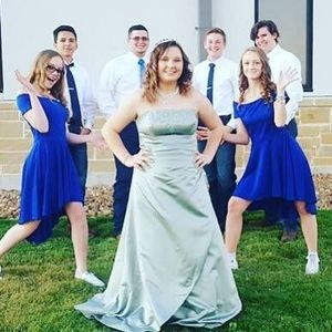 Meet your Posher, Crystal